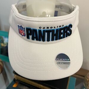 NWT Men’s Carolina Panthers Reebok NFL Team Apparel Flex Fit visor.